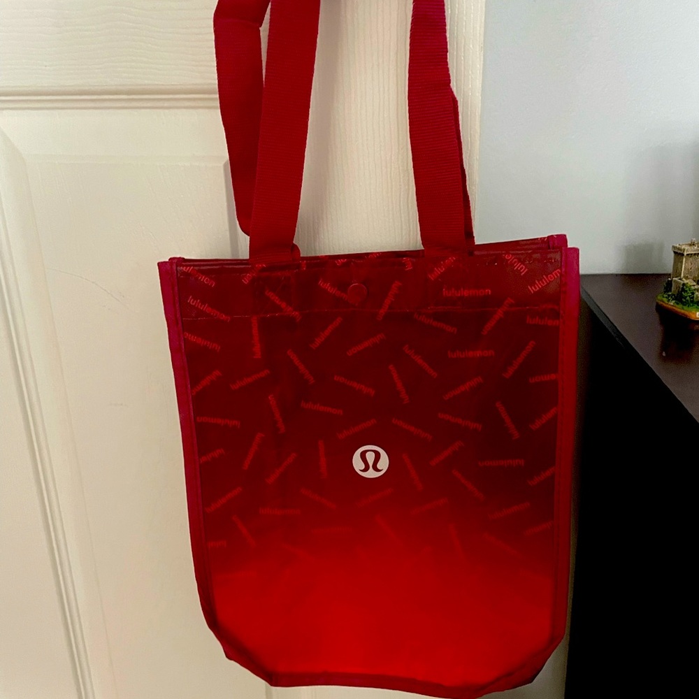 Lululemon shopping bag small